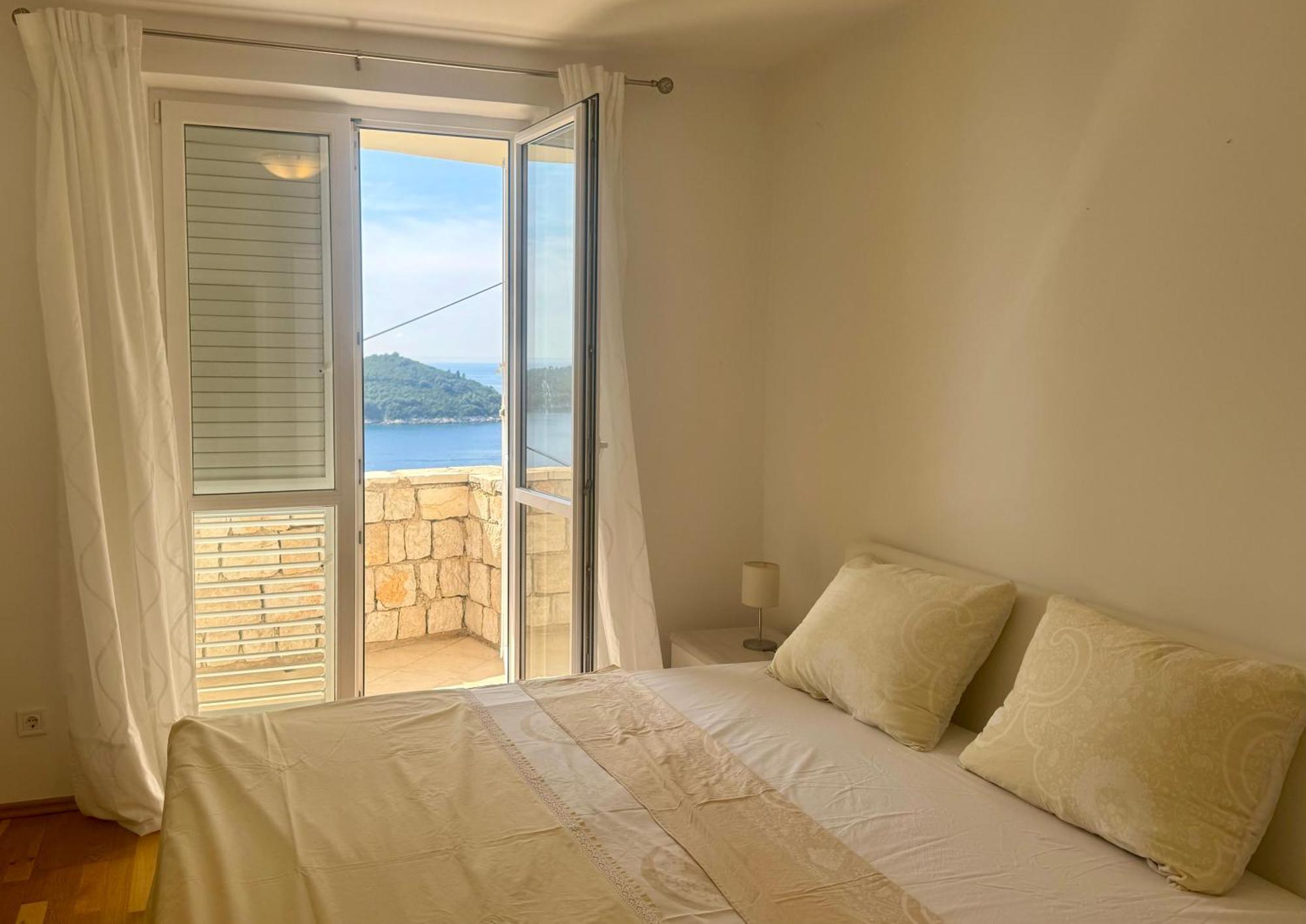 Perfect Sea View Terrace Apartment Zlatni Potok ดูบรอฟนิก ภายนอก รูปภาพ